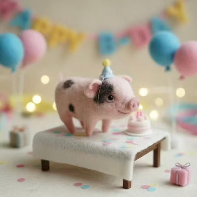 Handmade Wool Felt Piglet Figurine – Cute Birthday or Christmas Gift, Party Hat Pig Sculpture, Adorable Farm Animal Decor