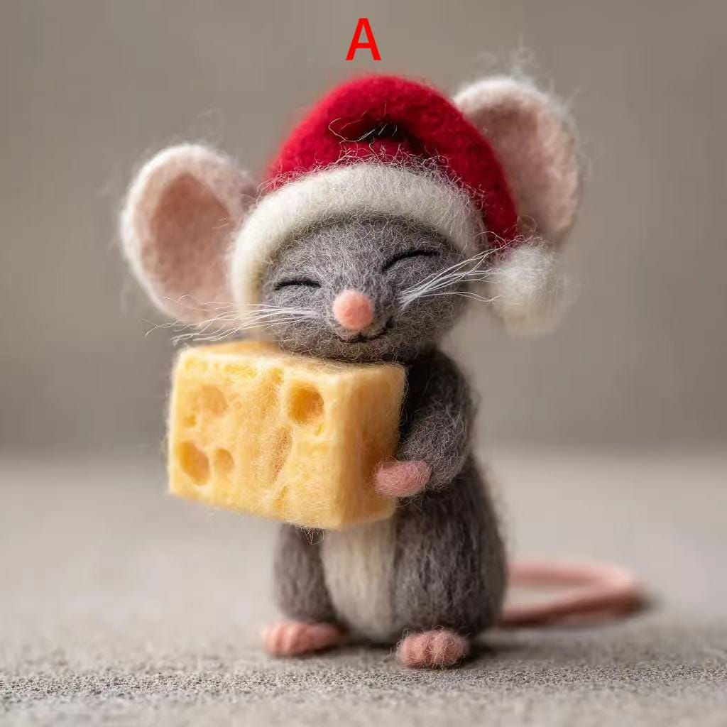 Handmade Needle Felted Christmas Mouse – Cute Wool Felt Mouse Figurine Holding Cheese, Cozy Holiday Home Decor, Gift for Christmas