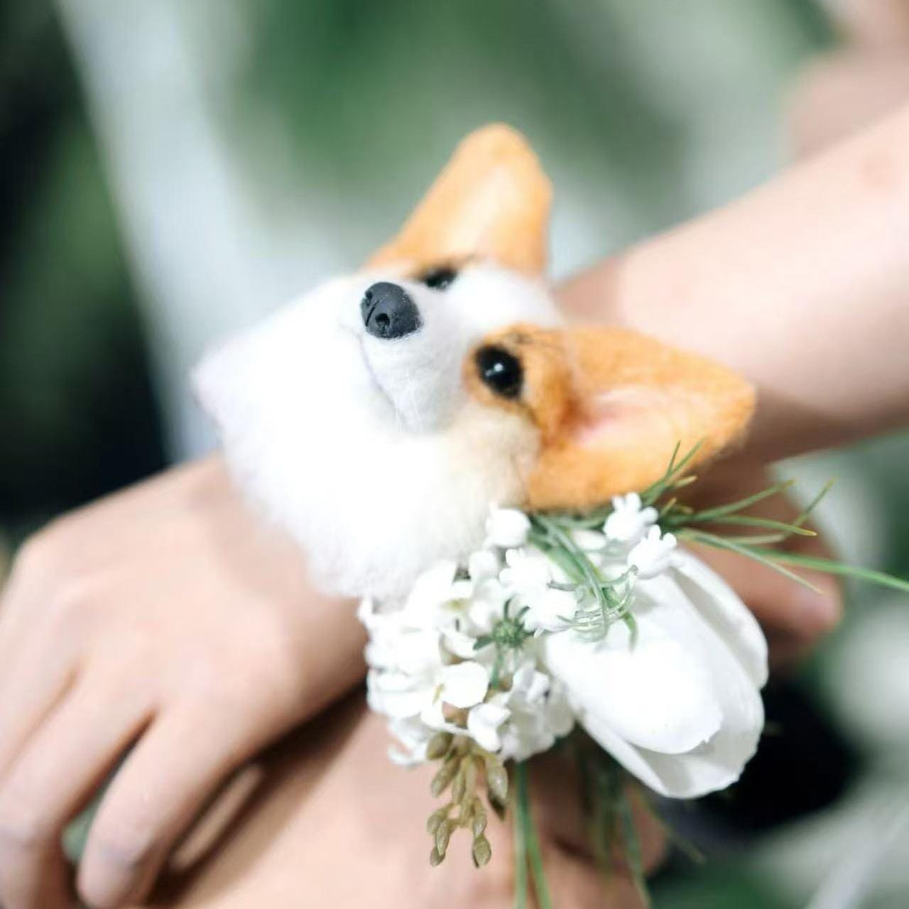 Custom Pet Portrait Wedding Corsage – Handmade Wool Felt Flower Pin for Bride and Groom Keepsake Gift