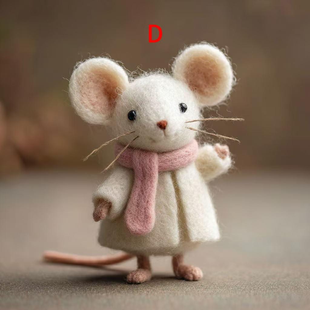 Handmade Needle Felted Winter Mouse – Cute Wool Felt Christmas Ornament with Scarf, Perfect Holiday Gift, Christmas Tree Ornament Gift