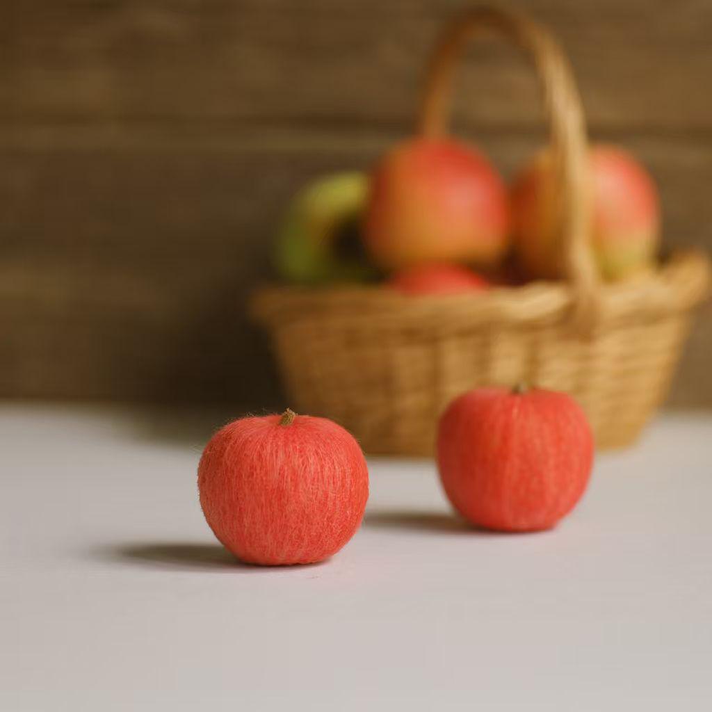 Wool Felt Apple Ornament – Handmade Needle Felted Fruit Decoration – Rustic Farmhouse Kitchen Table Decor, Cute Autumn Holiday Gift