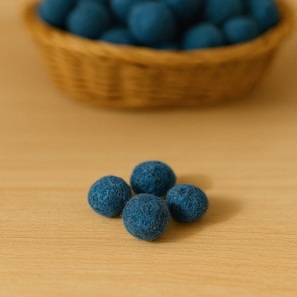 Handmade Mini Wool Felt Fruit Basket 1.5cm – Needle Felted Watermelon, Strawberry, Orange, Peach & Blueberry – Kitchen Toy Gift