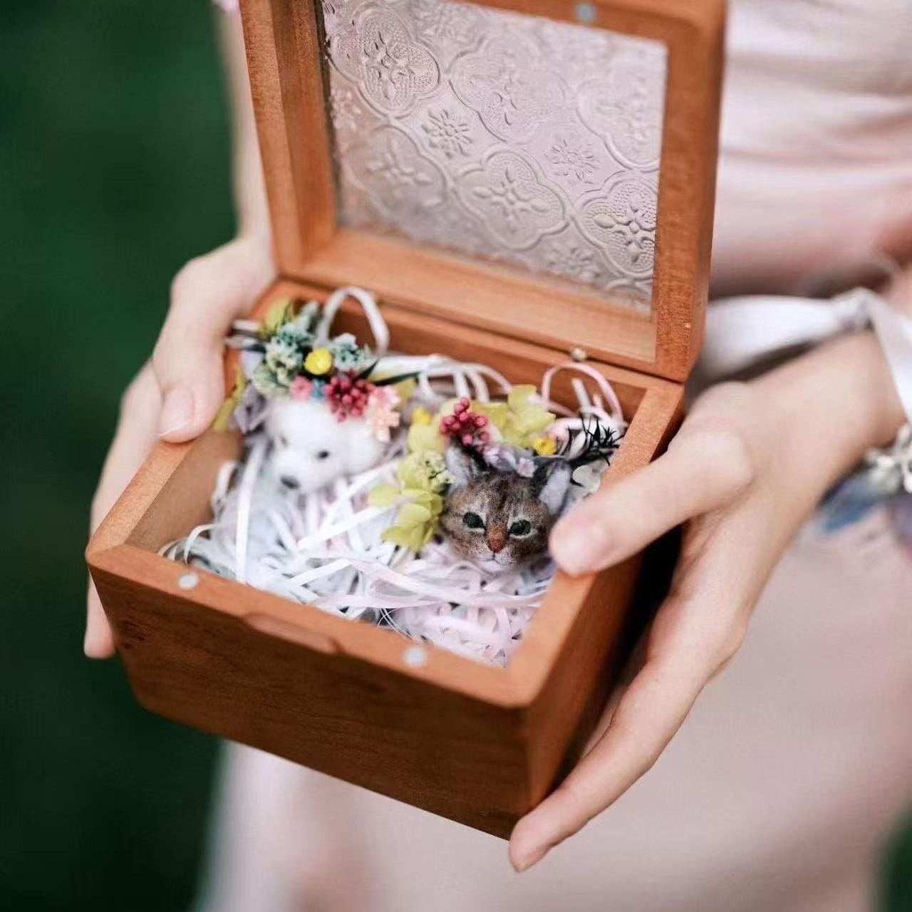 Custom Pet Portrait Wedding Corsage – Handmade Wool Felt Flower Pin for Bride and Groom Keepsake Gift