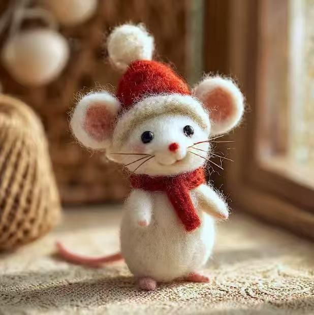 Felt Mouse Ornament – Handmade Wool Felt Christmas Mouse with Santa Hat and Scarf, Adorable Christmas Tree Hanging Decor, Cozy Winter Gift
