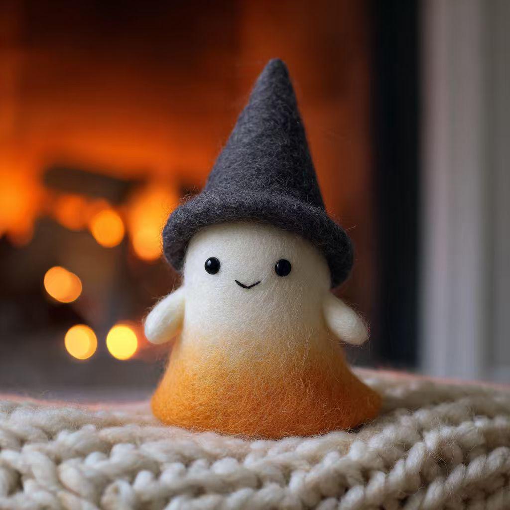 Handmade Needle Felted Halloween Ghost – Cute Wool Felt Figurine with Pumpkin Hat, Spooky Cute Decor, Fall Table Ornament, Gift Idea