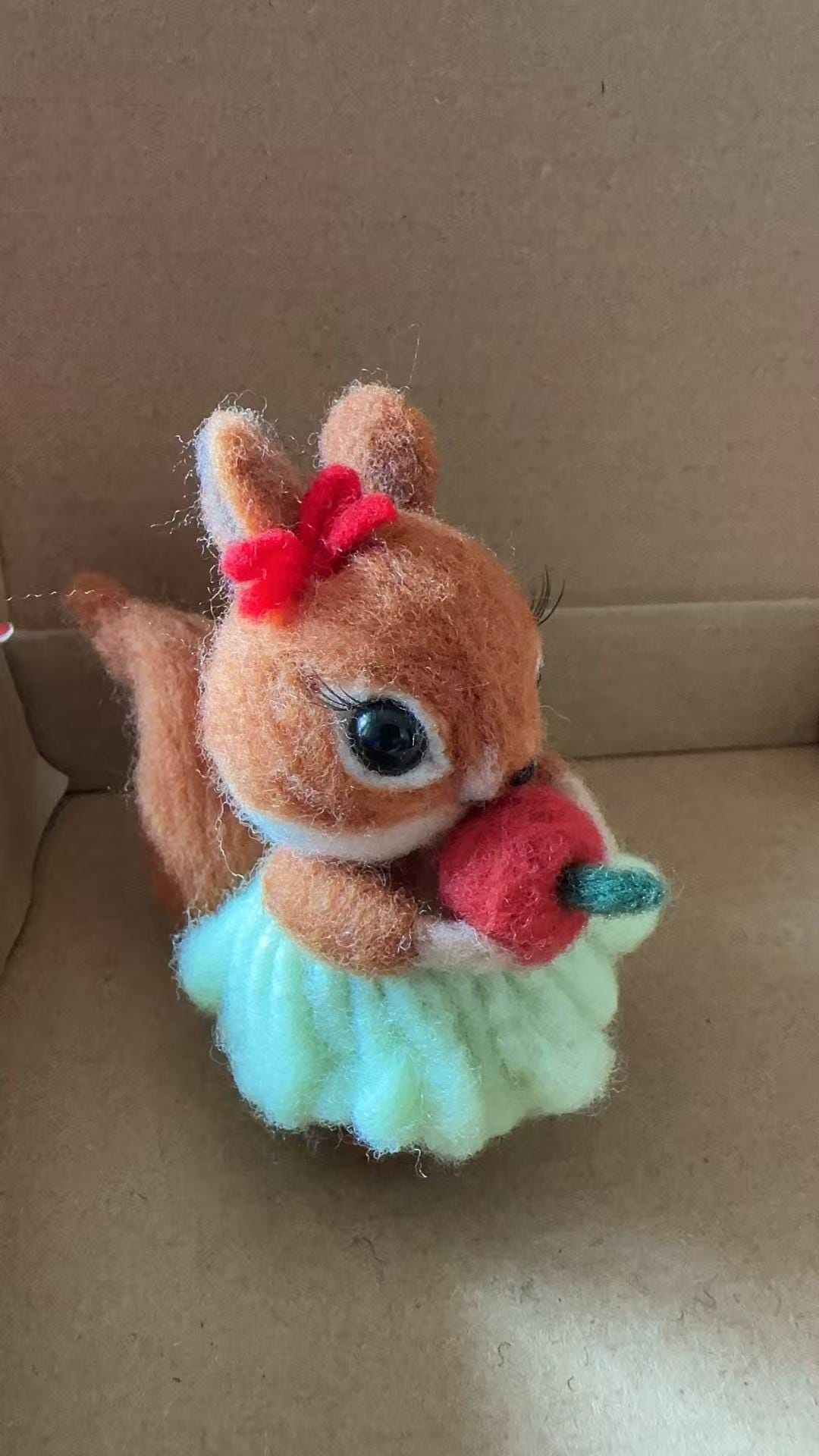 Handmade Felt Squirrel Figurine – Cute Wool Animal with Santa Hat or Apple, Winter Woodland Christmas Gift Decor