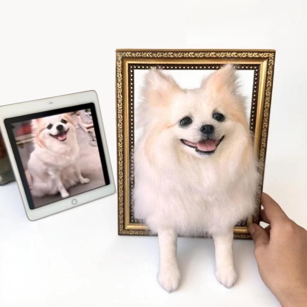 Custom Pomeranian Portrait: 3D Needle Felted Dog Sculpture in Gold Frame
