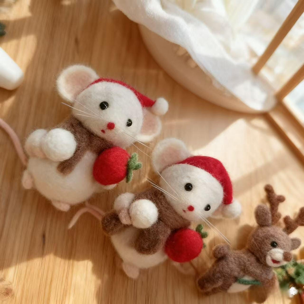 Handmade Needle Felted Christmas Mouse – 3 Inch Wool Felt Figurine with Santa Hat and Berries, Perfect for Christmas Tree Ornament