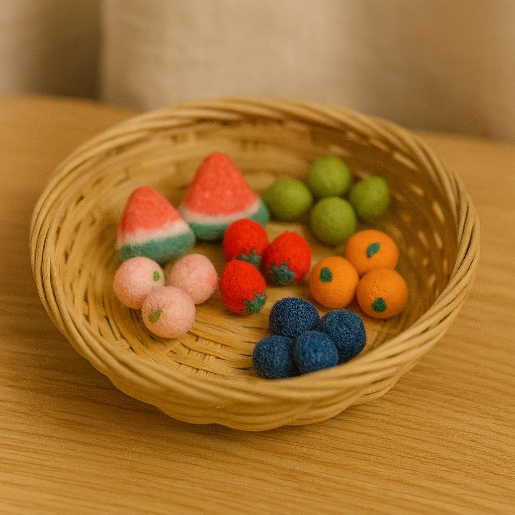 Handmade Mini Wool Felt Fruit Basket 1.5cm – Needle Felted Watermelon, Strawberry, Orange, Peach & Blueberry – Kitchen Toy Gift