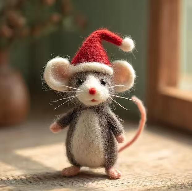 Felt Mouse Ornament – Handmade Wool Felt Christmas Mouse with Santa Hat and Scarf, Adorable Christmas Tree Hanging Decor, Cozy Winter Gift