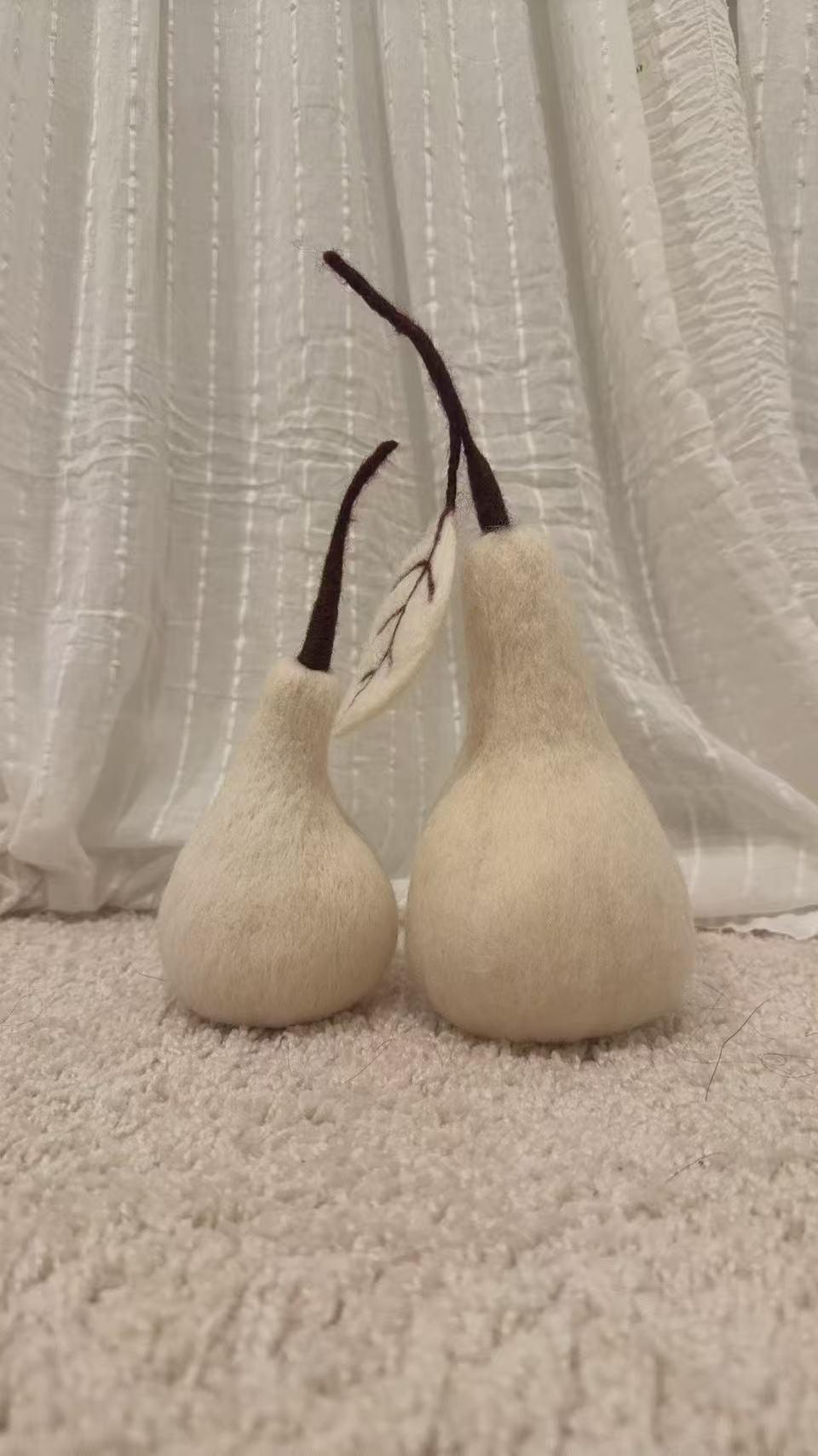 Handmade Wool Felt Pears – Cozy Autumn Decor (2-Piece)