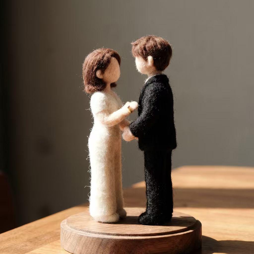 Personalized Needle Felted Wedding Couple Figurine, Romantic Keepsake Decor