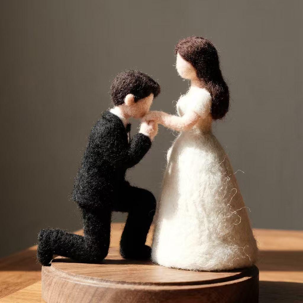Personalized Needle Felted Wedding Couple Figurine, Romantic Keepsake Decor