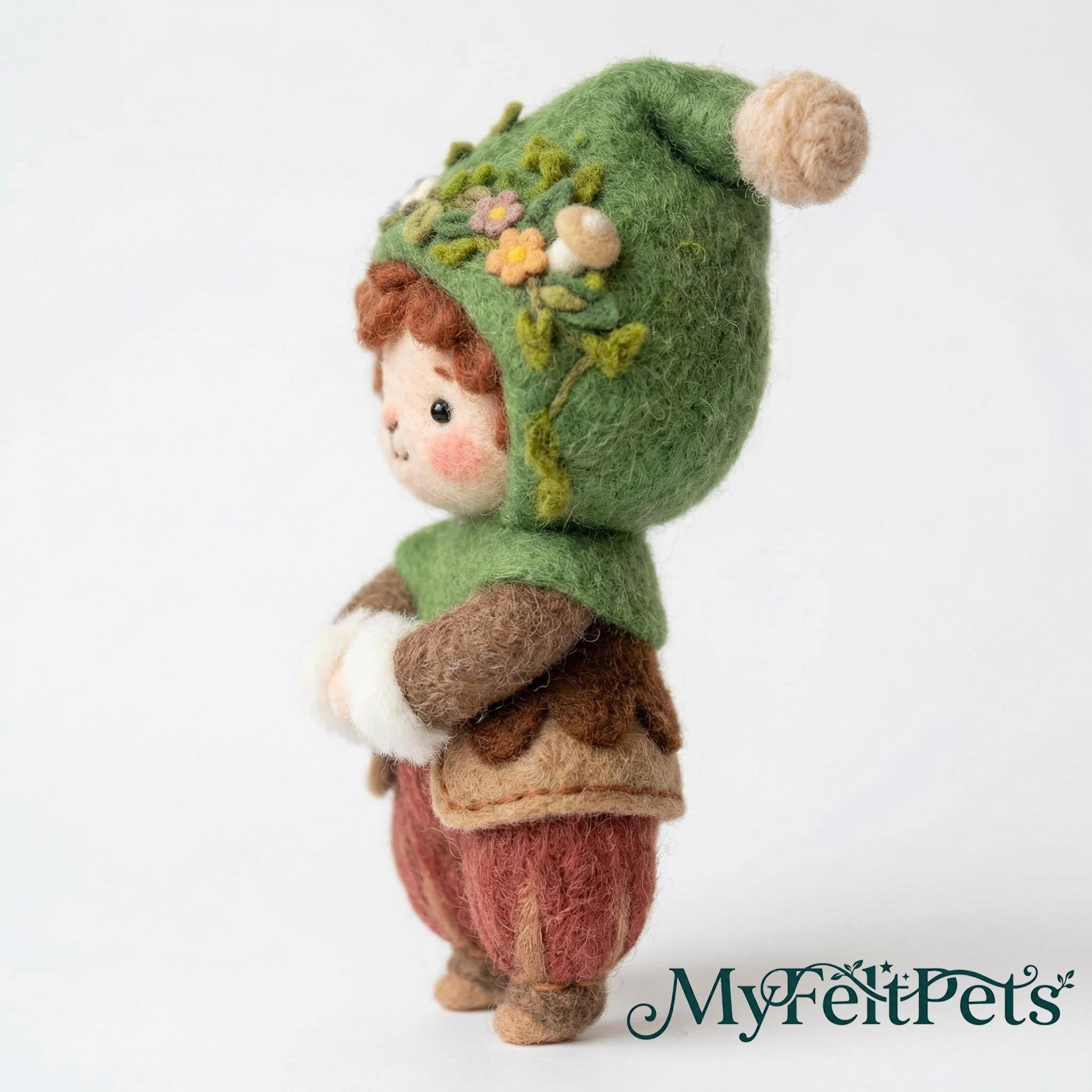 Handmade wool woodland diorama by Jiajia Felt Studio featuring whimsical forest scene with tiny trees and miniature woodland creatures